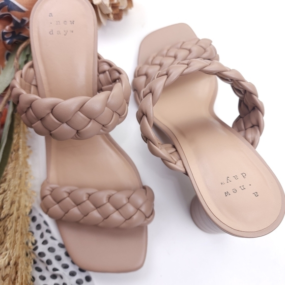 Tan Braid Weave Square Toe Mules Sz 7.5 - Picture 8 of 10